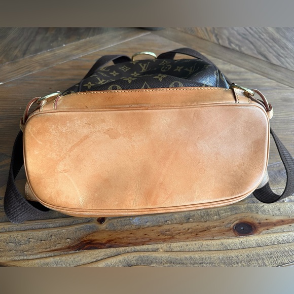 Louis Vuitton Montsouris GM in great condition! - Picture 3 of 14